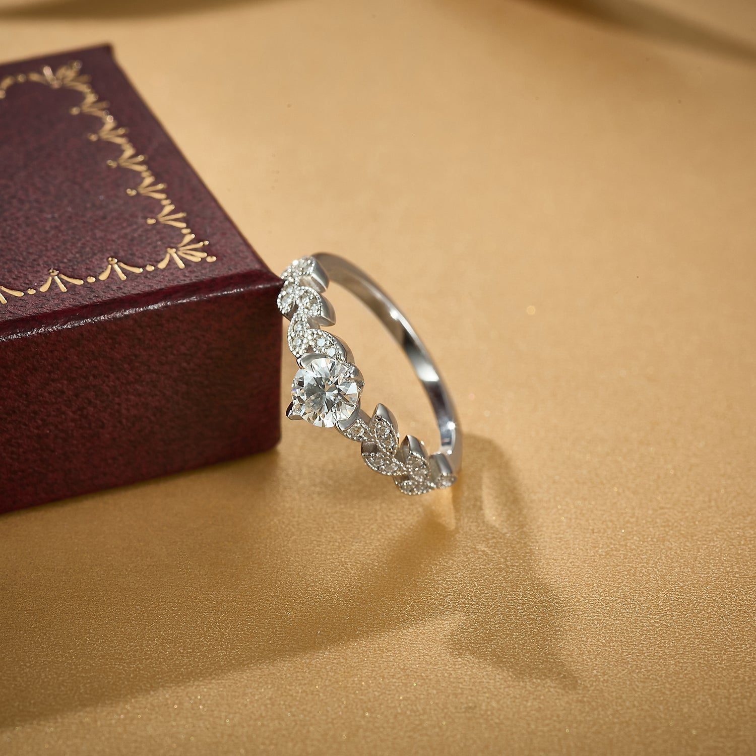 Leafy Sparkle Ring