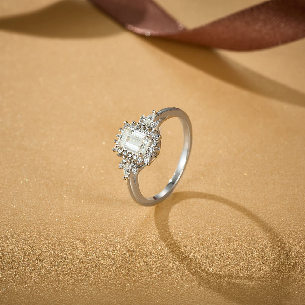 Elegant Cluster Ring