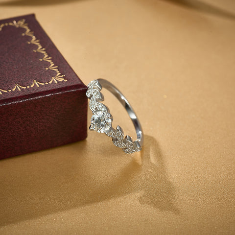 Leafy Sparkle Ring