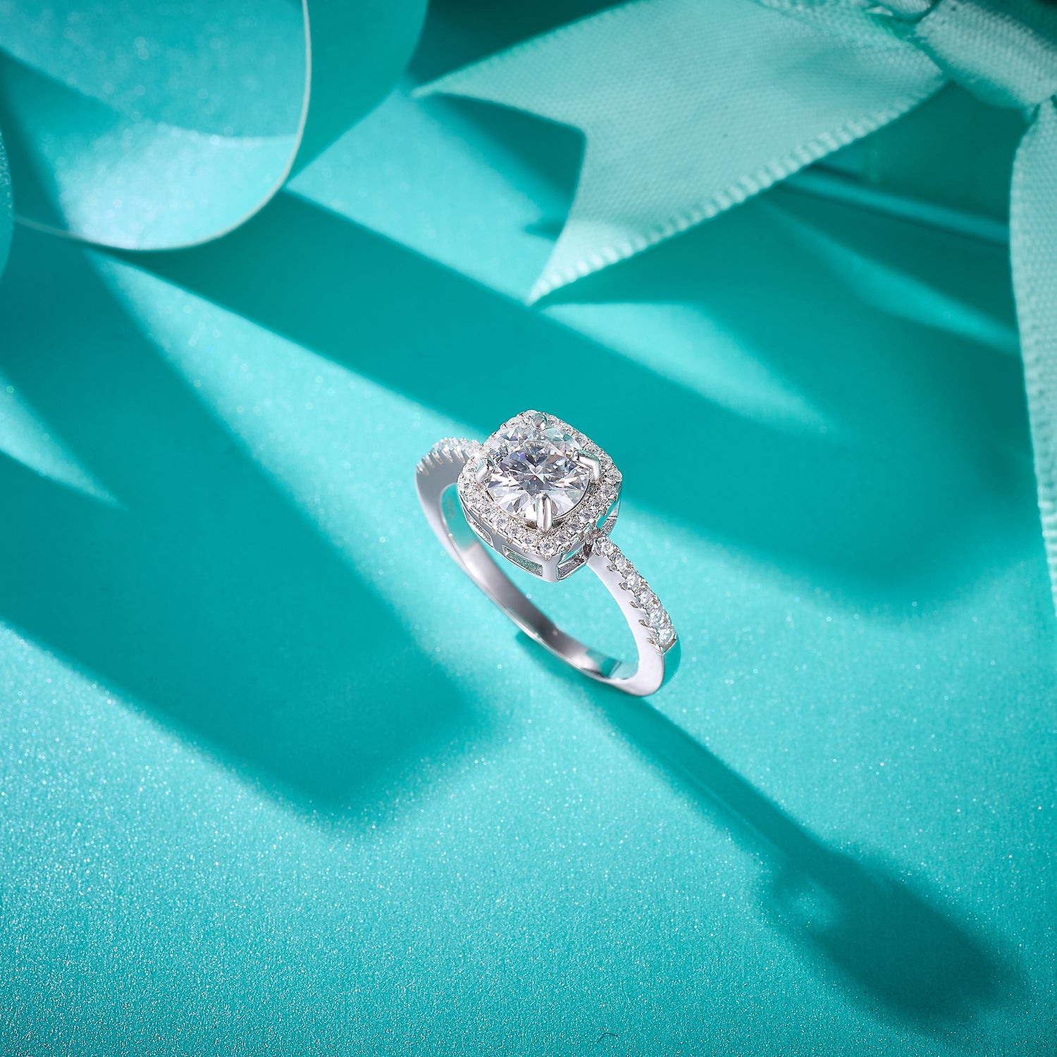 Cushion Halo Luxe Ring