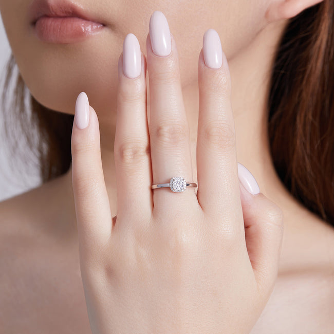 Cushion Halo Luxe Ring Main Image