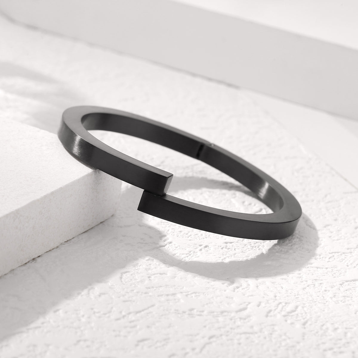 Magnetic-Clasp Bangle