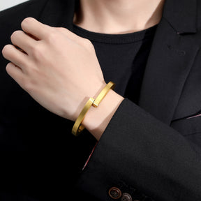 MEN'S MAGNETIC-CLASP BANGLE