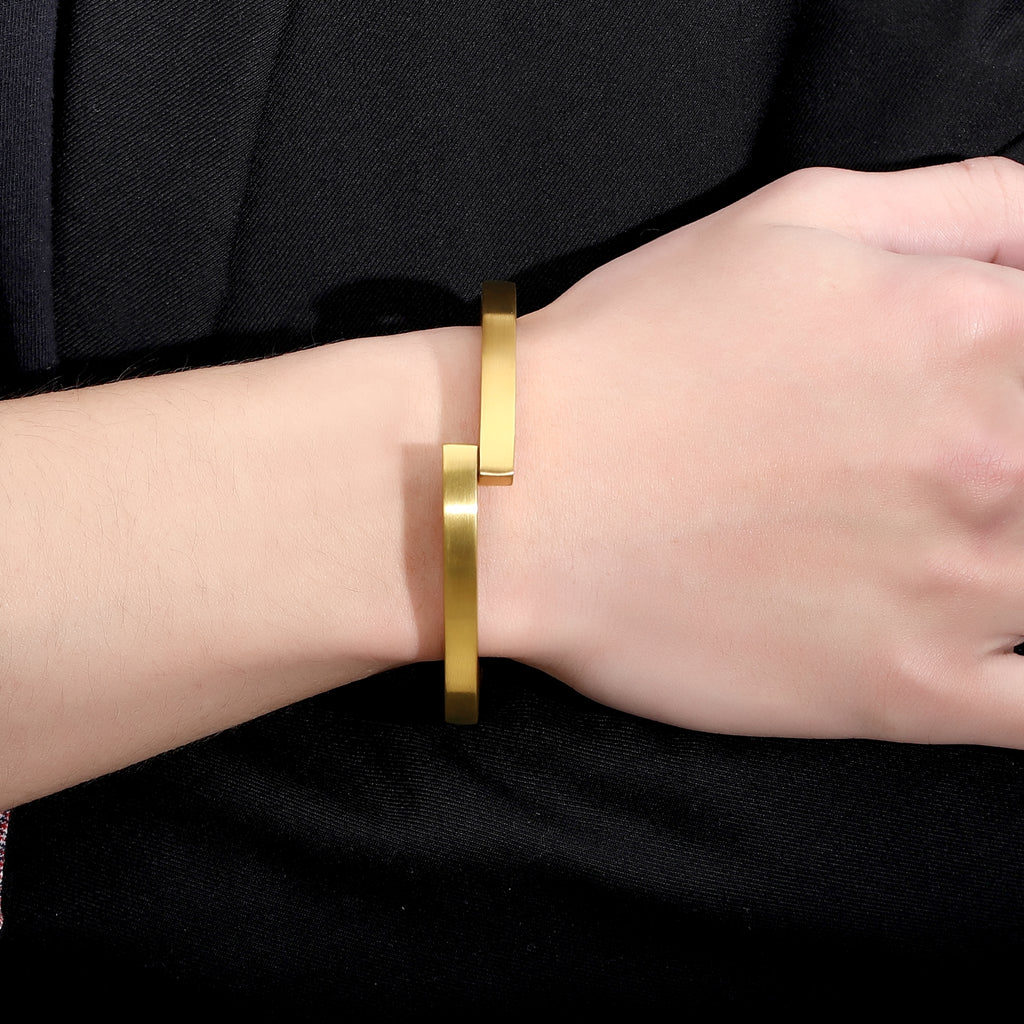 Magnetic-Clasp Bangle