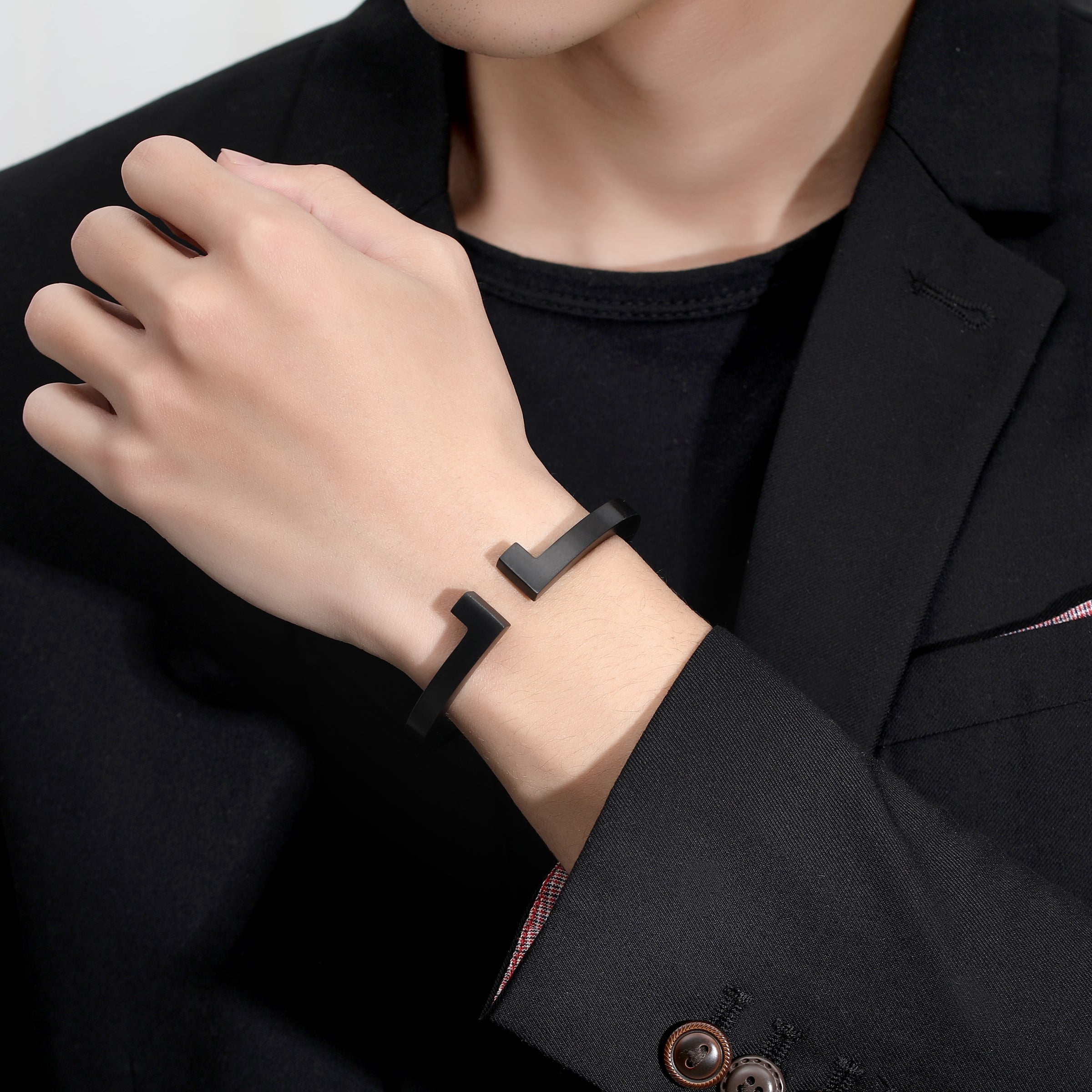 Men's Spring-Clasp Half T Cuff