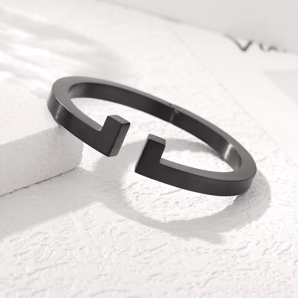 Men's Spring-Clasp Half T Cuff