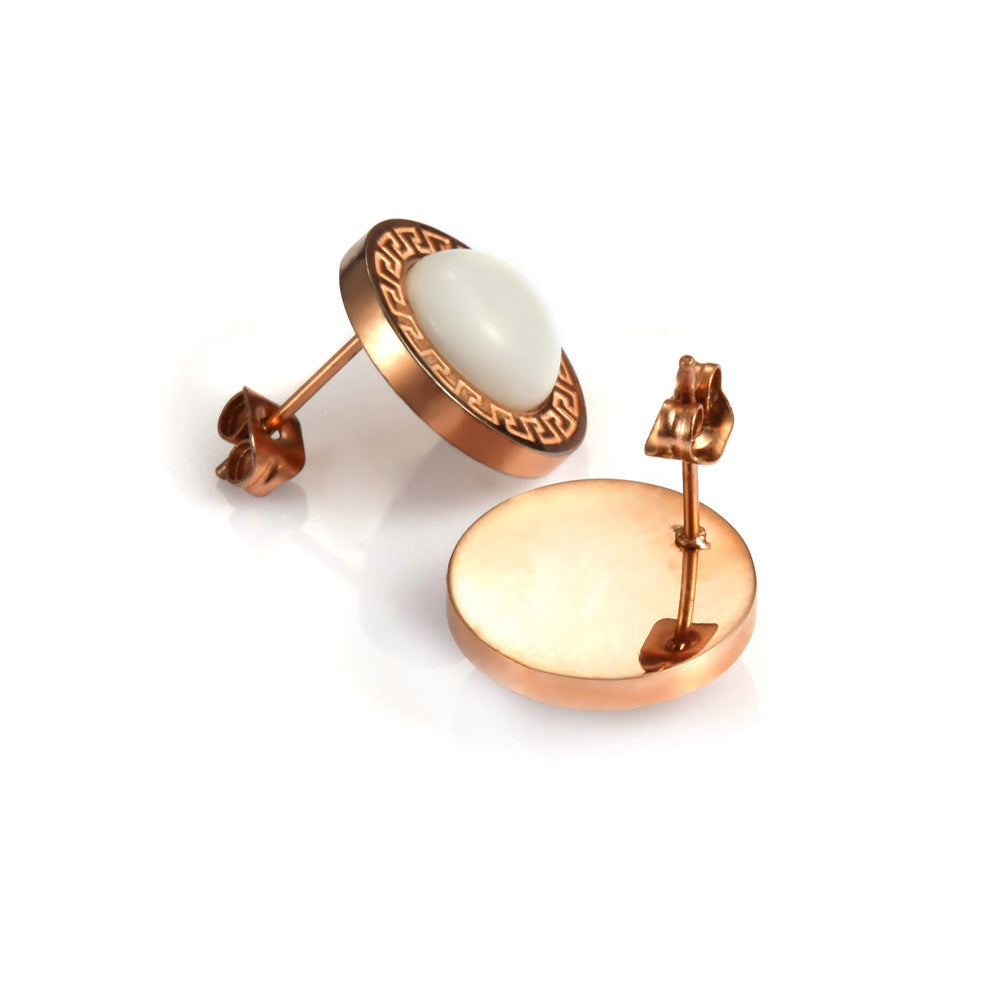 Pearl Round Studs