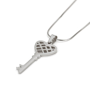 HEART KEY PENDANT NECKLACE