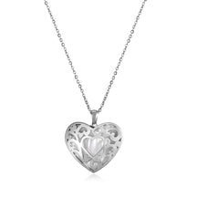 CUTOUT HEART PENDANT NECKLACE