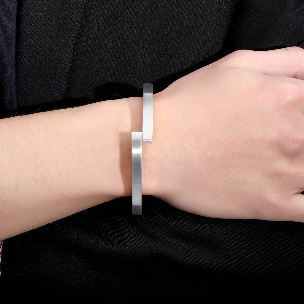 Magnetic-Clasp Bangle