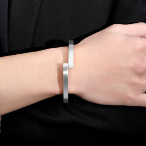 MEN'S MAGNETIC-CLASP BANGLE