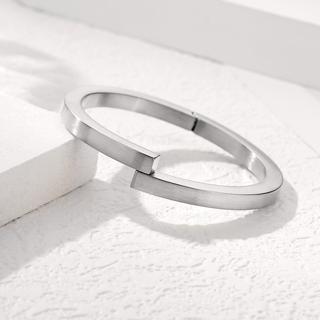 Magnetic-Clasp Bangle