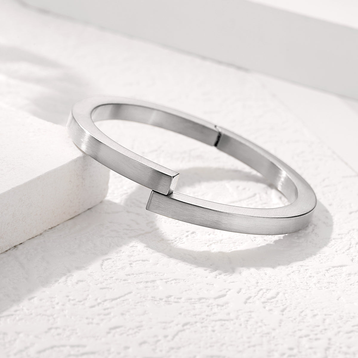 Magnetic-Clasp Bangle