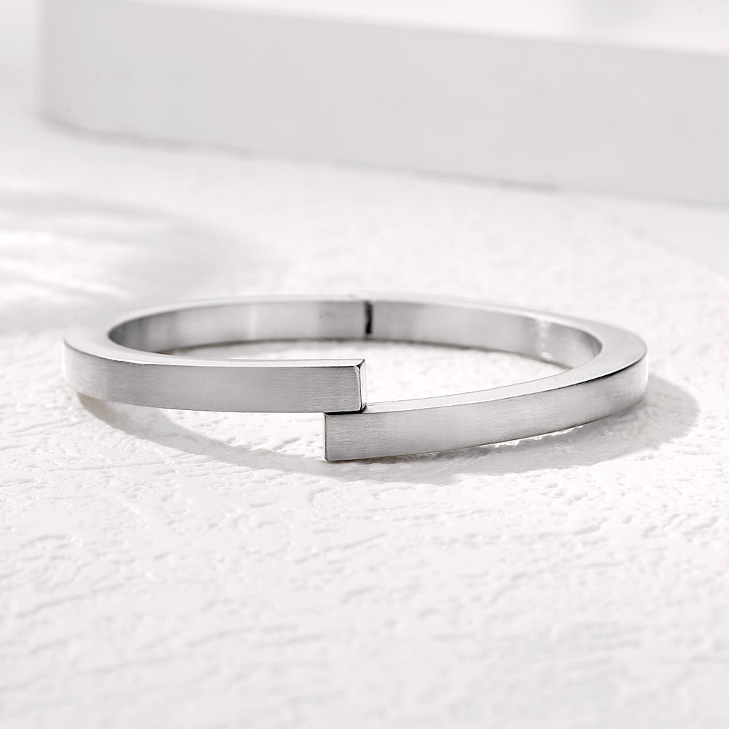 Magnetic-Clasp Bangle
