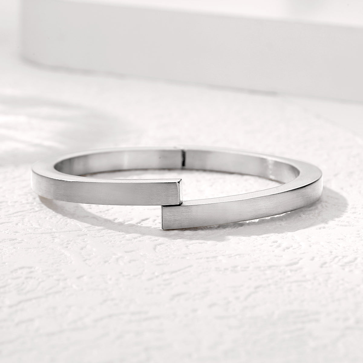 Magnetic-Clasp Bangle