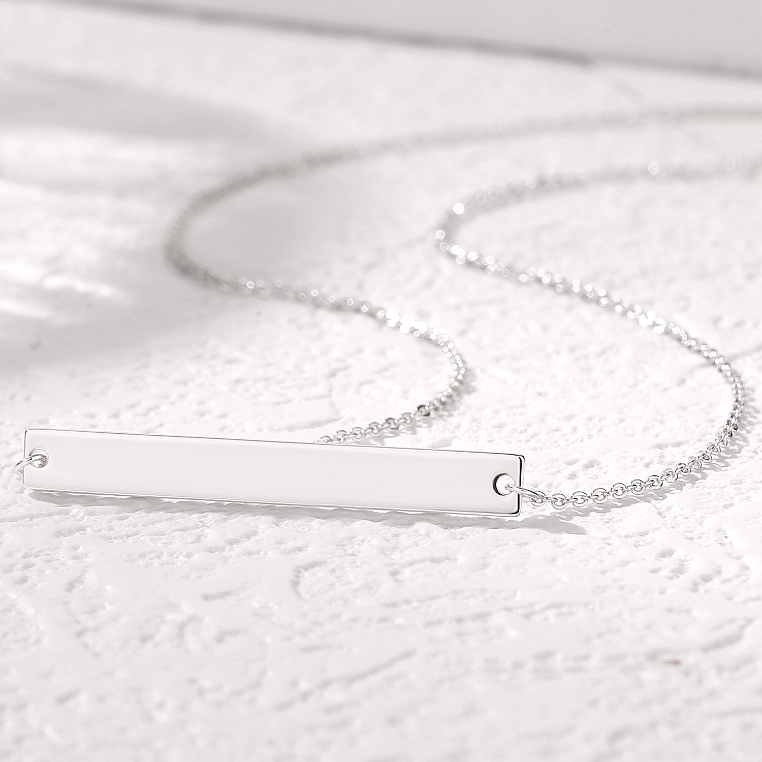 HORIZONTAL BAR NECKLACE